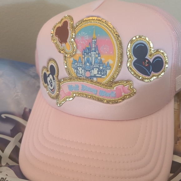 2025 Disney World Stoney Clover Lane Patches Patches Trucker Pink Cap Hat New - Picture 7 of 7